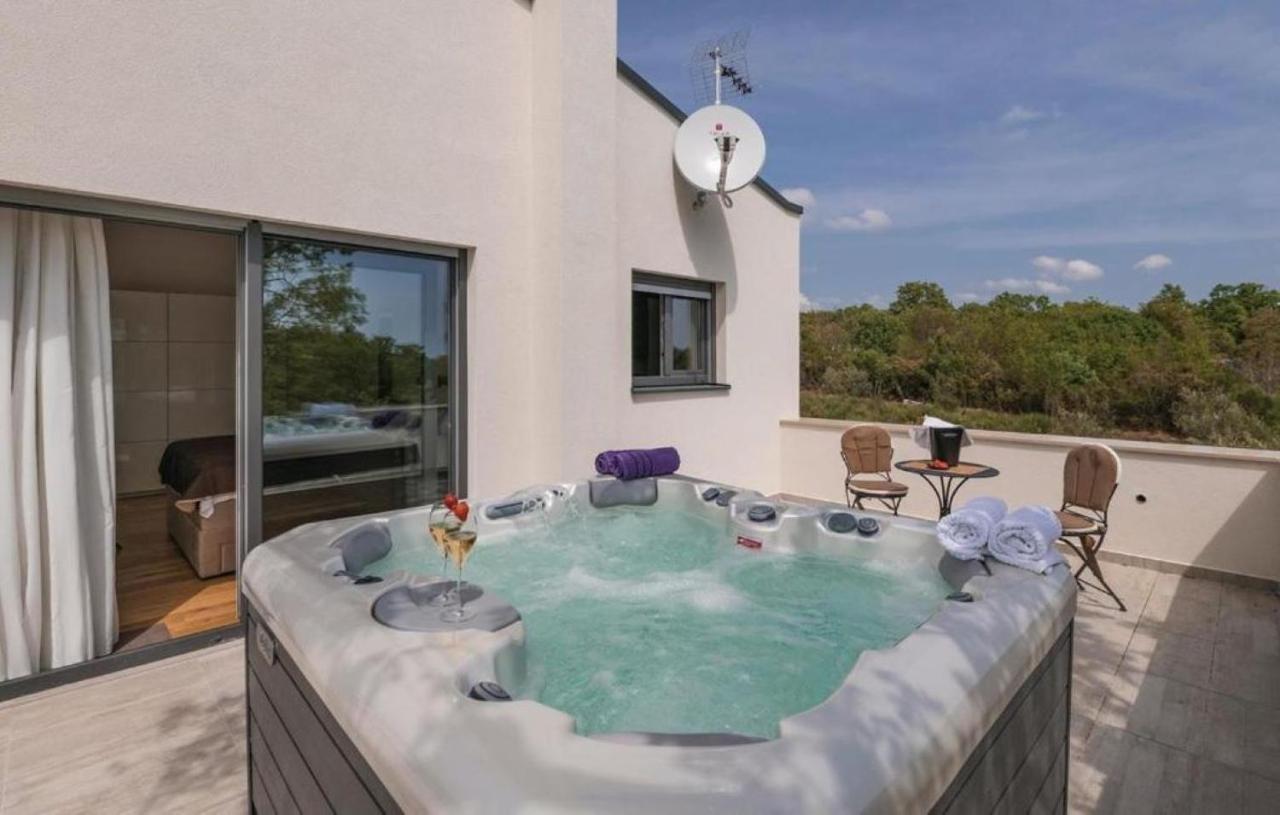 Villa Izabel With Hot Whirpool Крница Экстерьер фото
