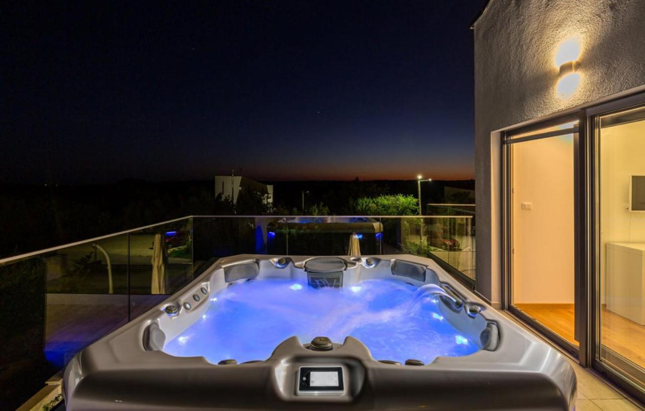Villa Izabel With Hot Whirpool Крница Экстерьер фото